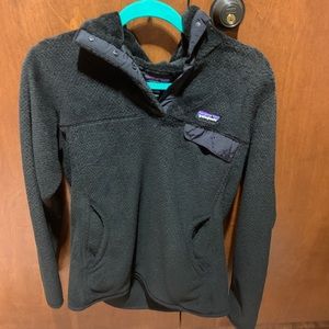 women’s black patagonia jacket size large !!